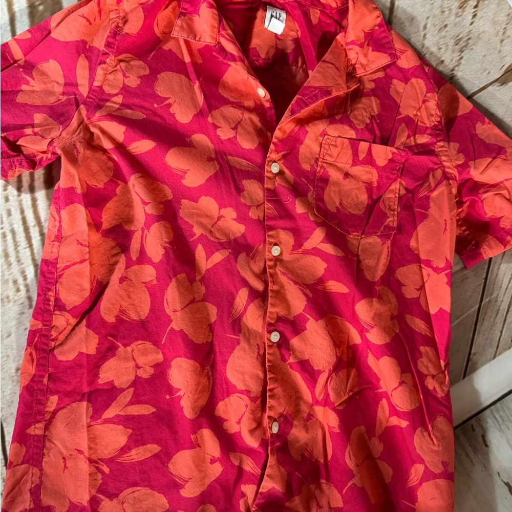 GAP Casual Button Down Shirt in Red and Orange
